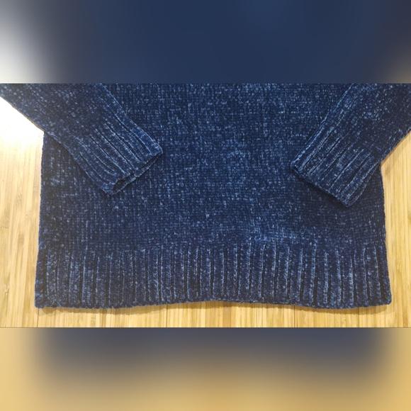 NWT Orvis Navy Blue Sweater - Picture 2 of 7